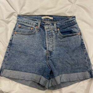 Levi’s wedgie shorts